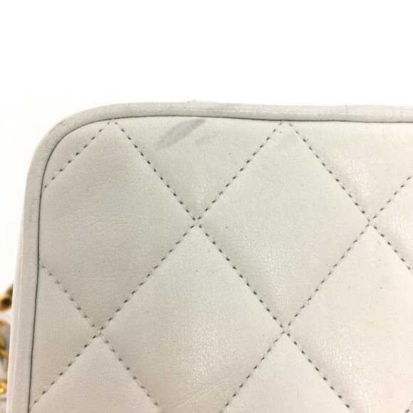 CHANEL White Shoulder Bag - Picture 5 of 16